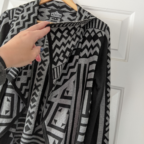 Angie Tribal Patterned Flowy Cardigan - Picture 4 of 5